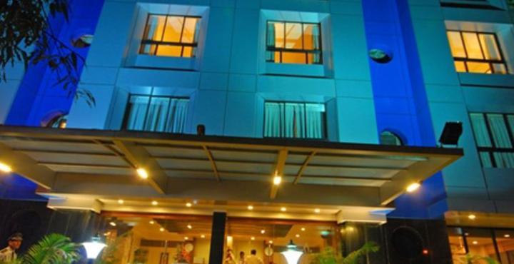 Hotel Park Central Koregaon Park Pune Bagian luar foto