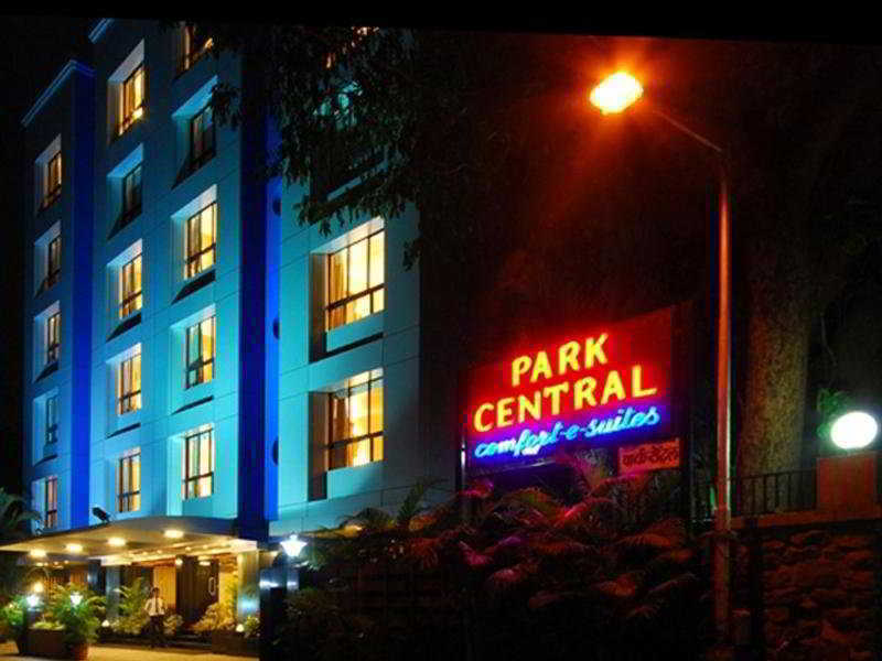 Hotel Park Central Koregaon Park Pune Bagian luar foto