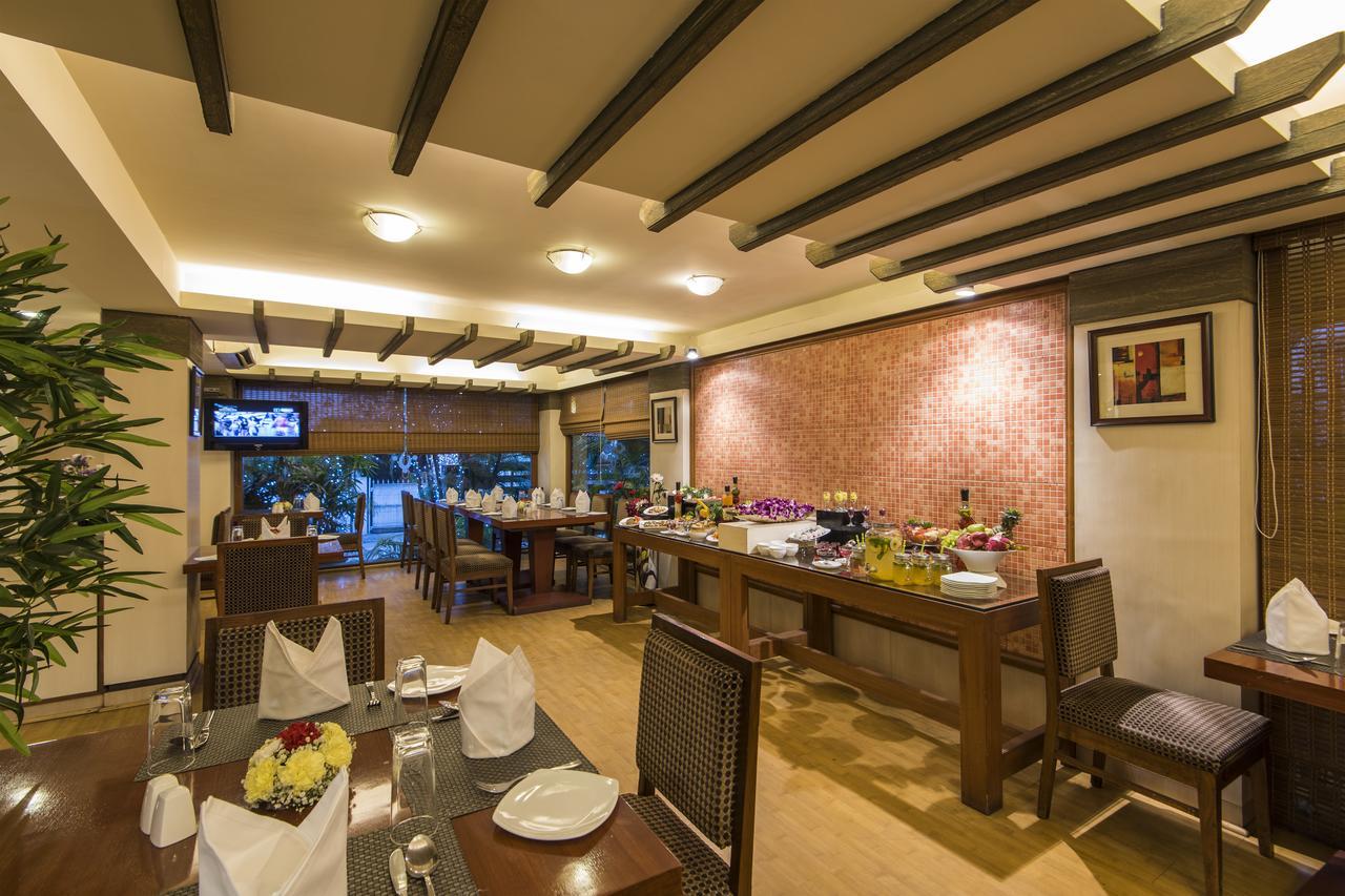 Hotel Park Central Koregaon Park Pune Bagian luar foto