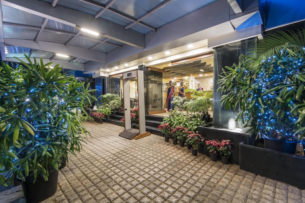 Hotel Park Central Koregaon Park Pune Bagian luar foto