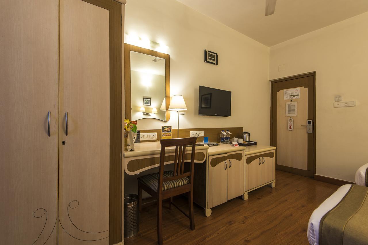 Hotel Park Central Koregaon Park Pune Bagian luar foto