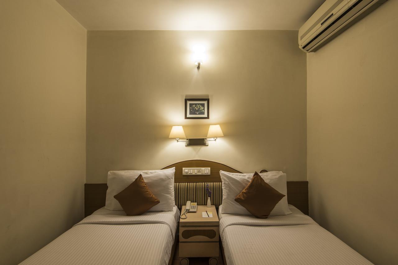 Hotel Park Central Koregaon Park Pune Bagian luar foto