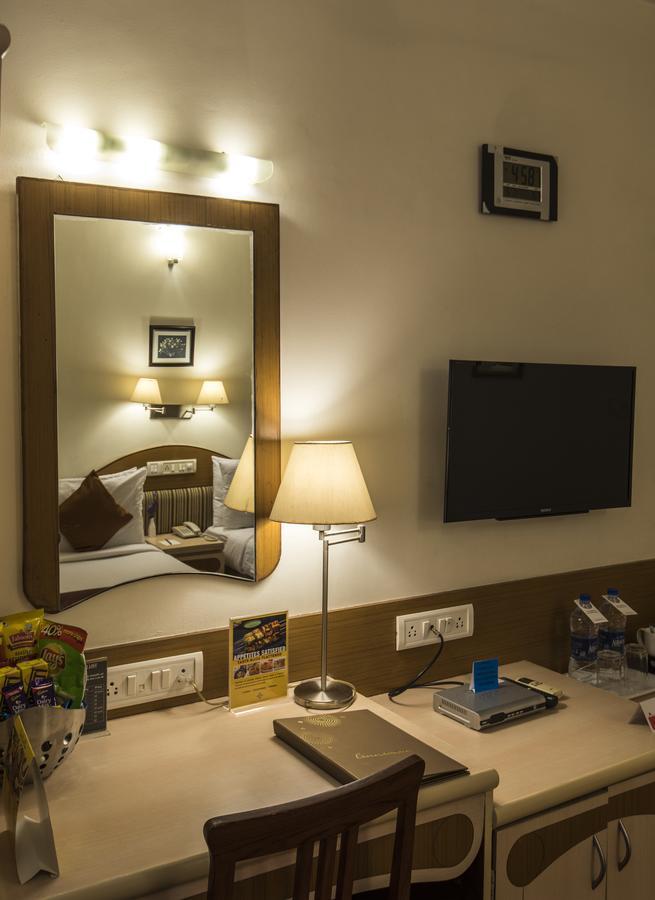 Hotel Park Central Koregaon Park Pune Bagian luar foto