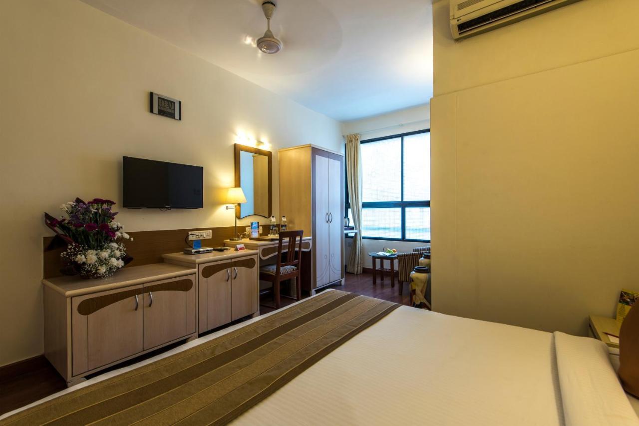 Hotel Park Central Koregaon Park Pune Bagian luar foto